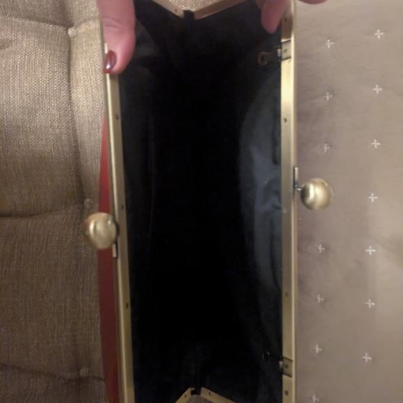 Elegant Red Leather Clutch - Picture 2 of 3